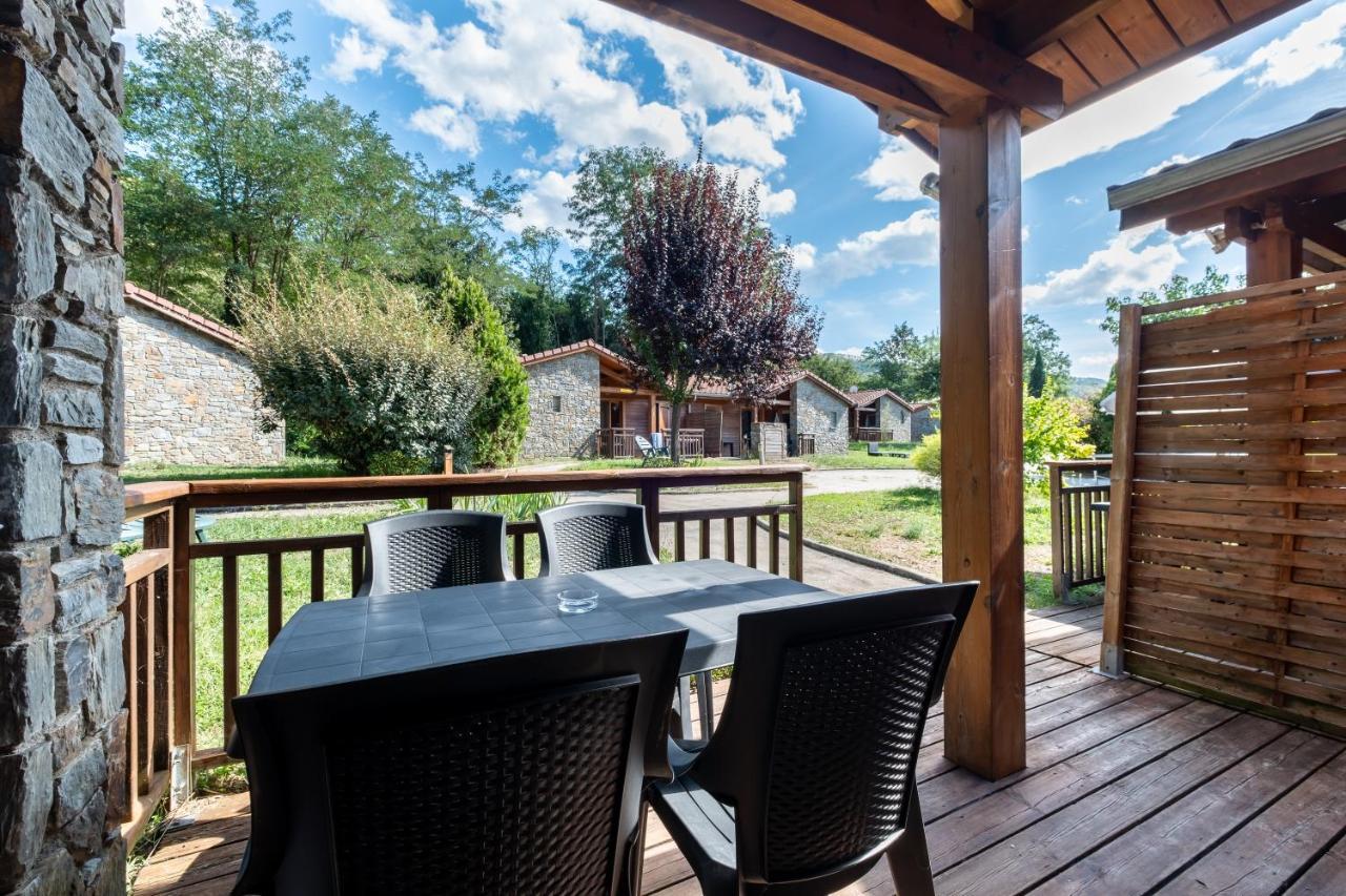 Le Hameau Du Comte De Foix - 11 Chalets En Ariege Mercus-Garrabet Exteriér fotografie