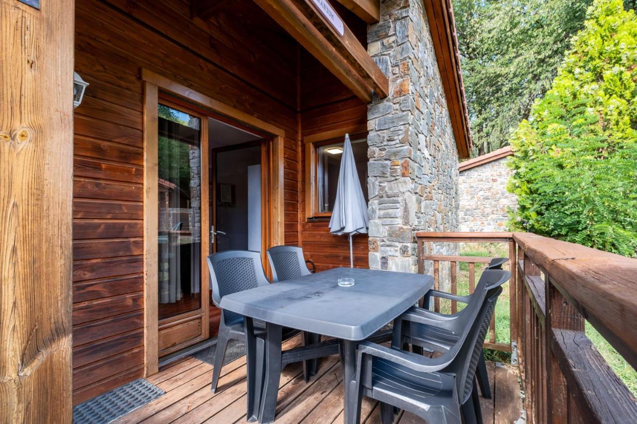 Le Hameau Du Comte De Foix - 11 Chalets En Ariege Mercus-Garrabet Exteriér fotografie